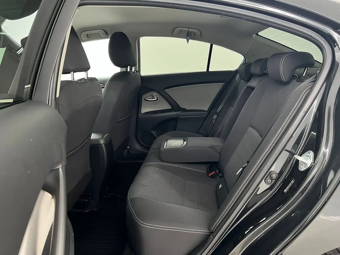 TOYOTA AVENSIS