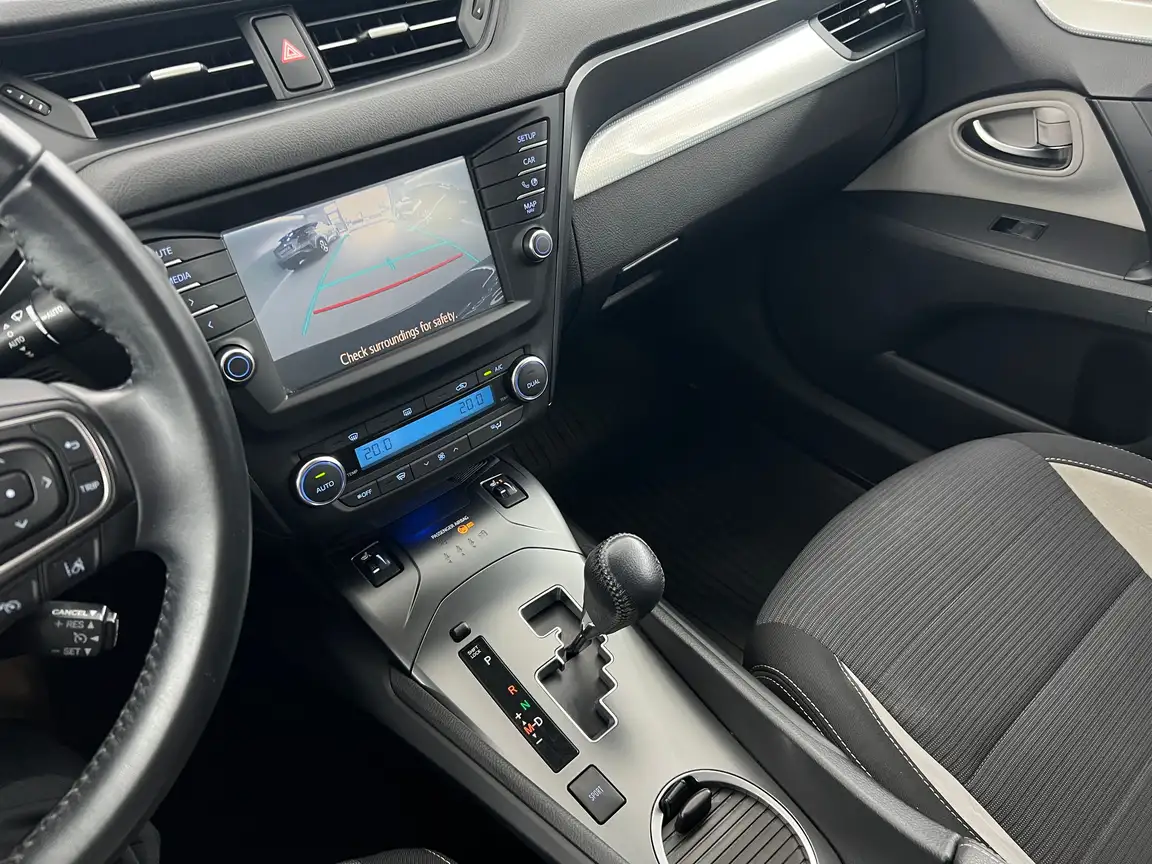 TOYOTA AVENSIS