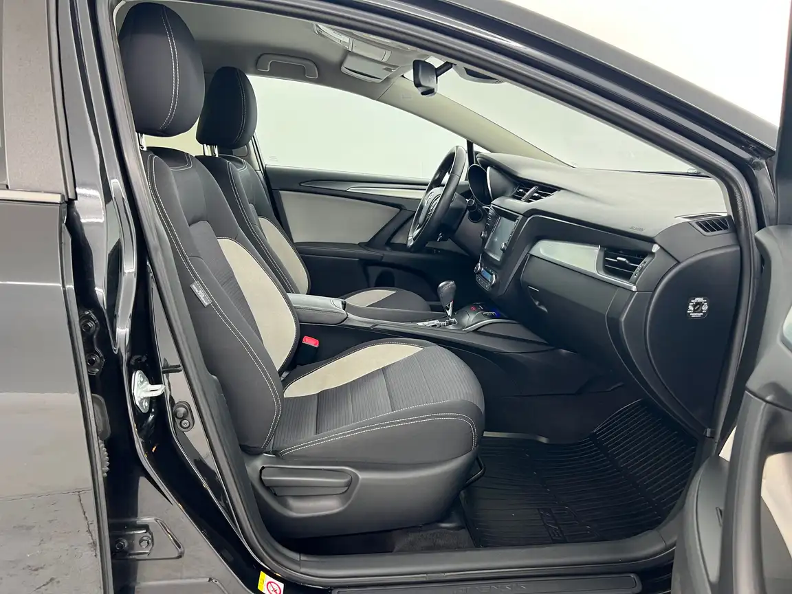TOYOTA AVENSIS