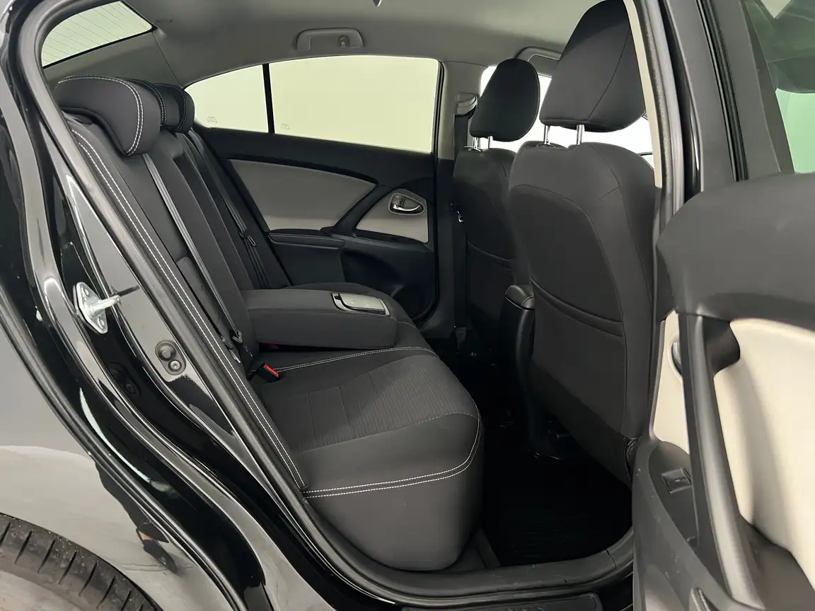 TOYOTA AVENSIS