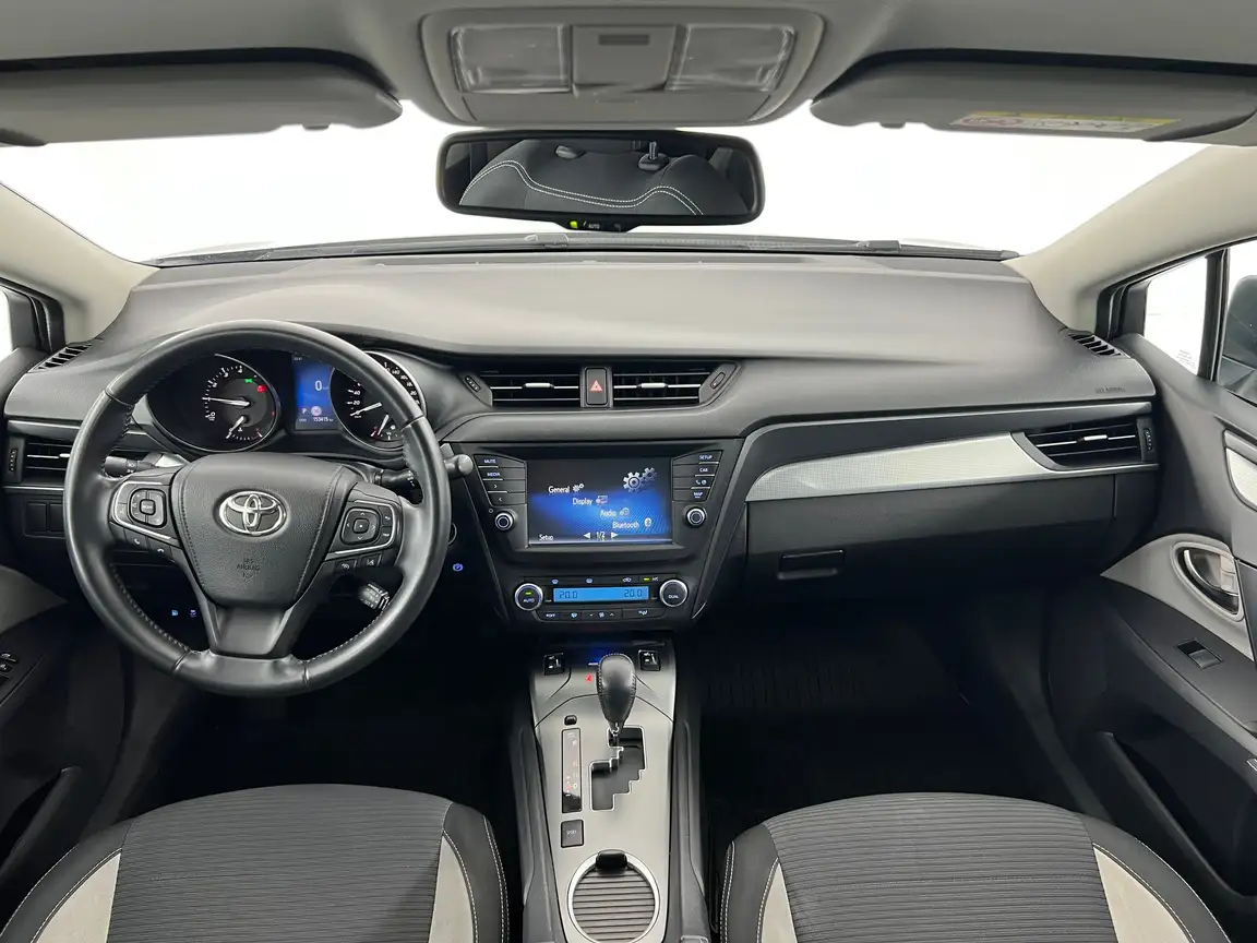 TOYOTA AVENSIS