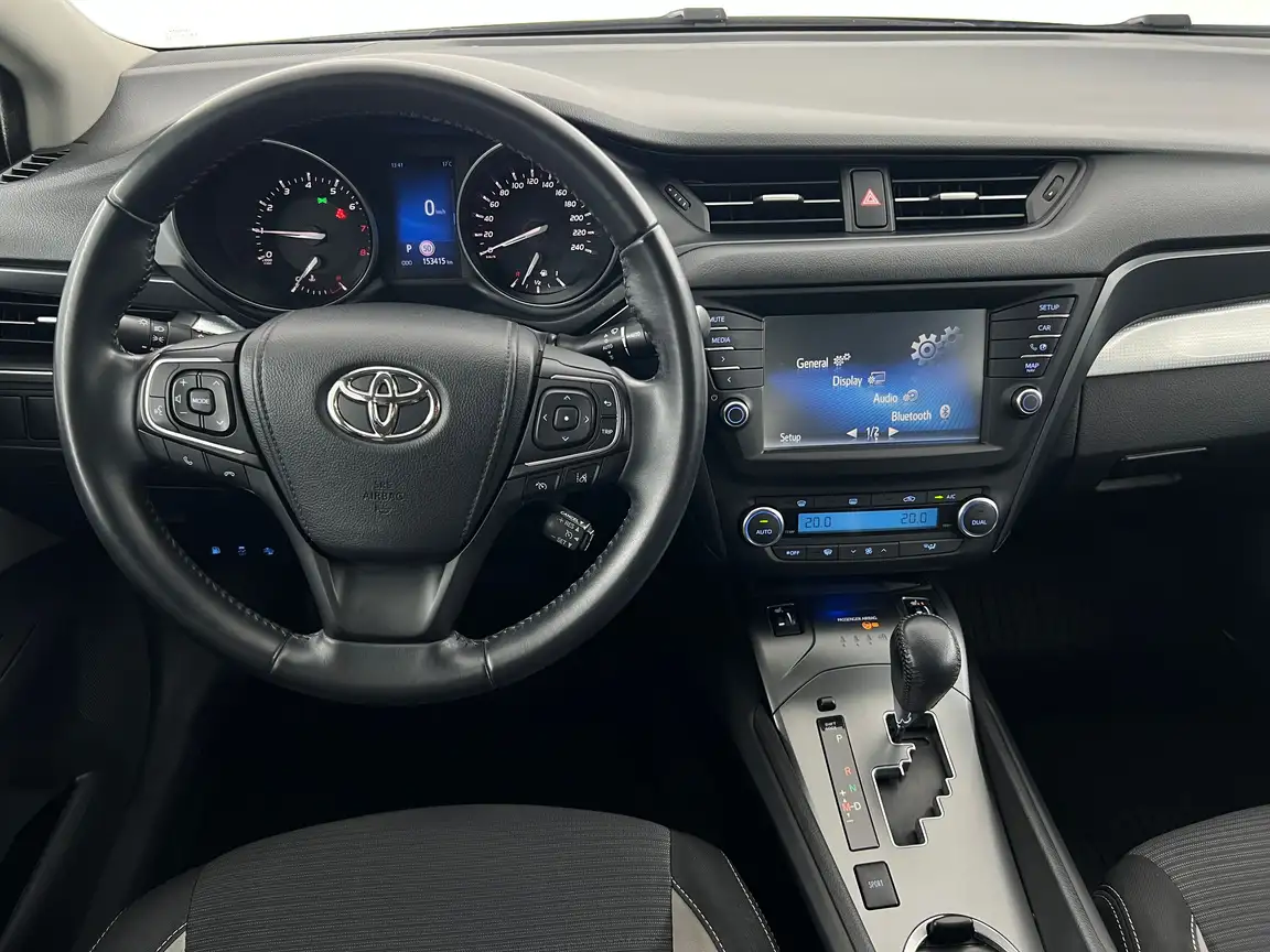 TOYOTA AVENSIS