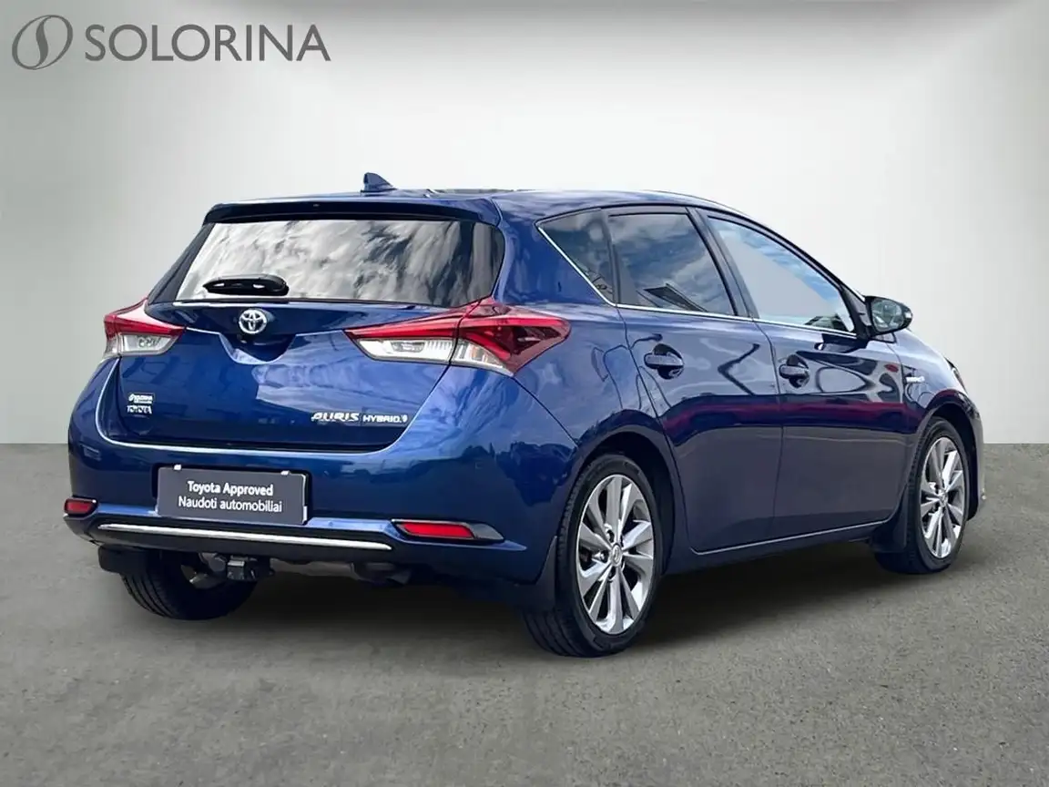TOYOTA AURIS