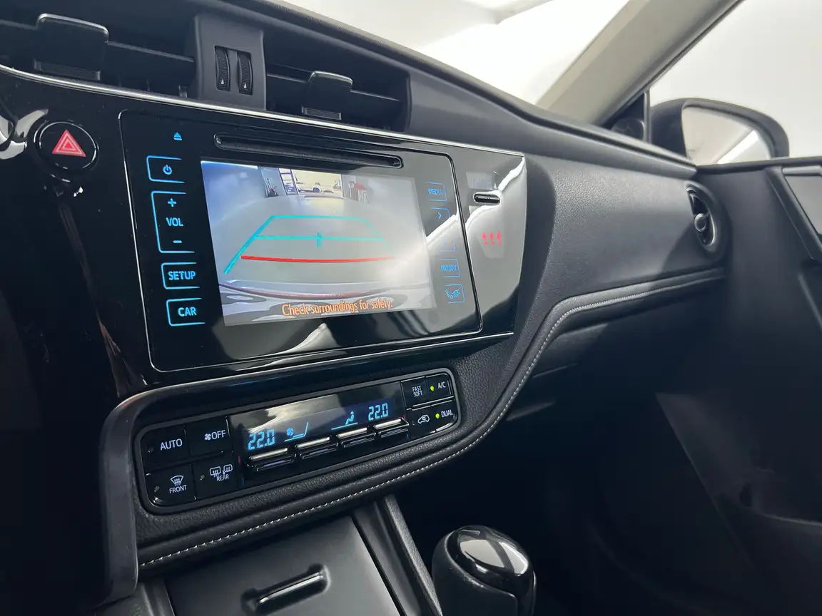 TOYOTA AURIS