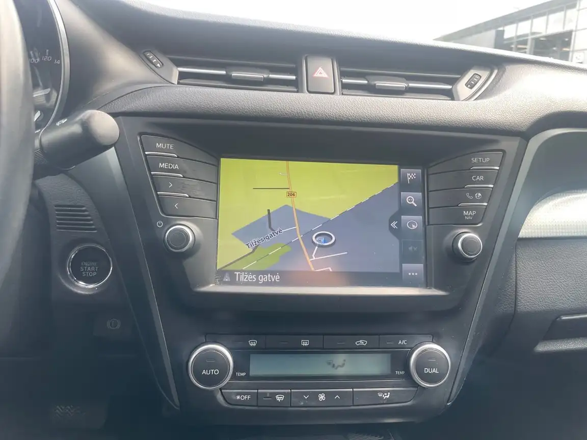 TOYOTA AVENSIS