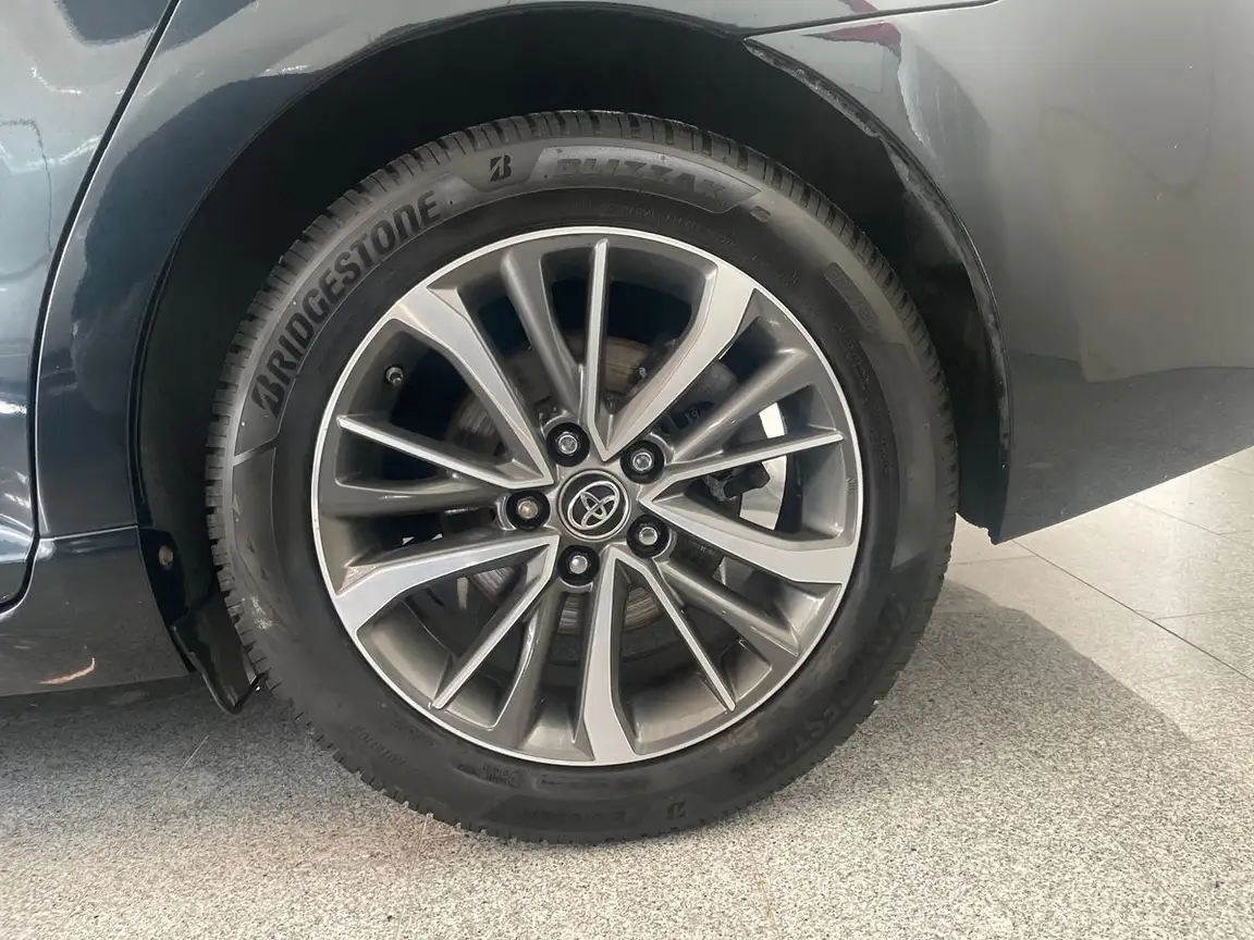 TOYOTA AVENSIS