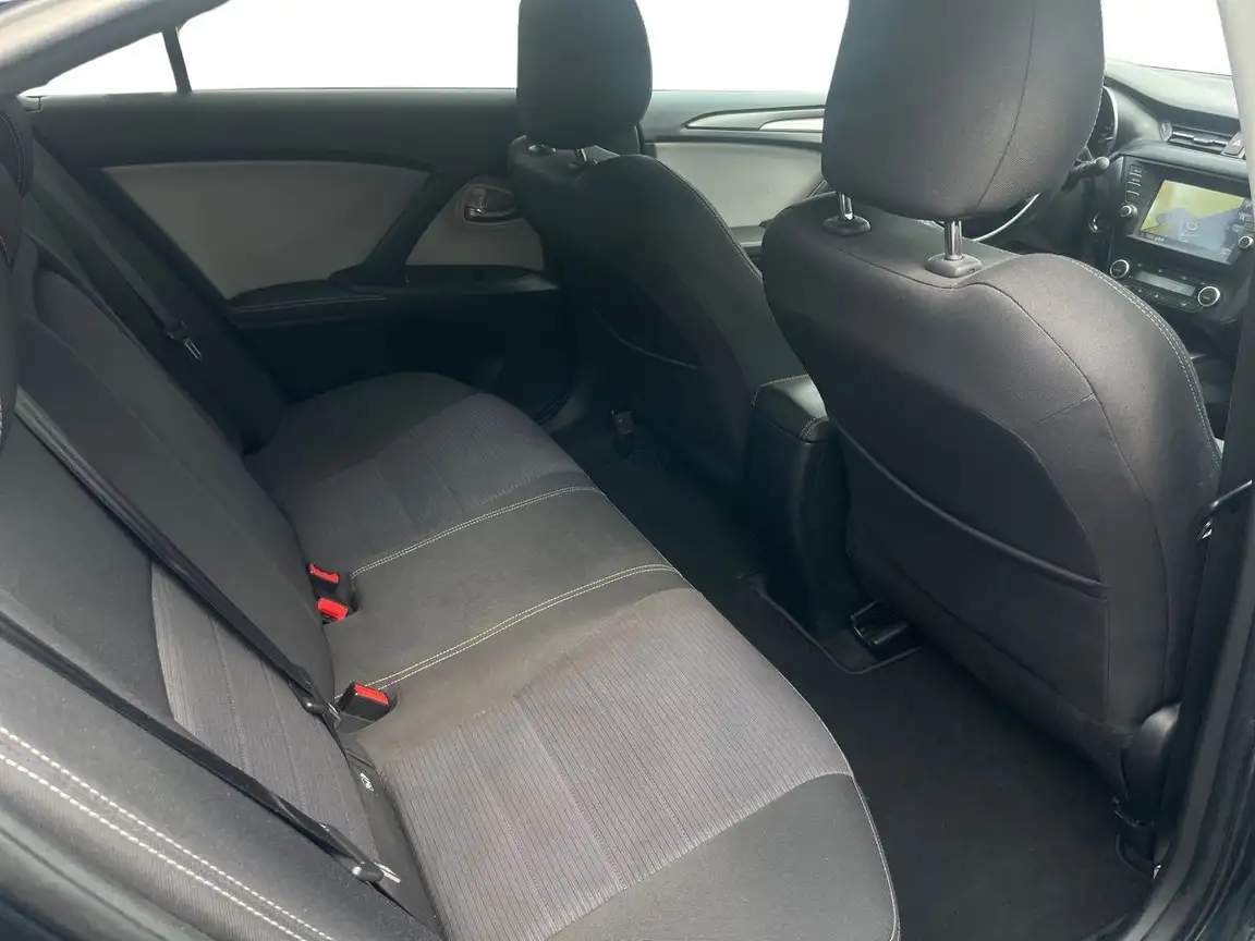TOYOTA AVENSIS