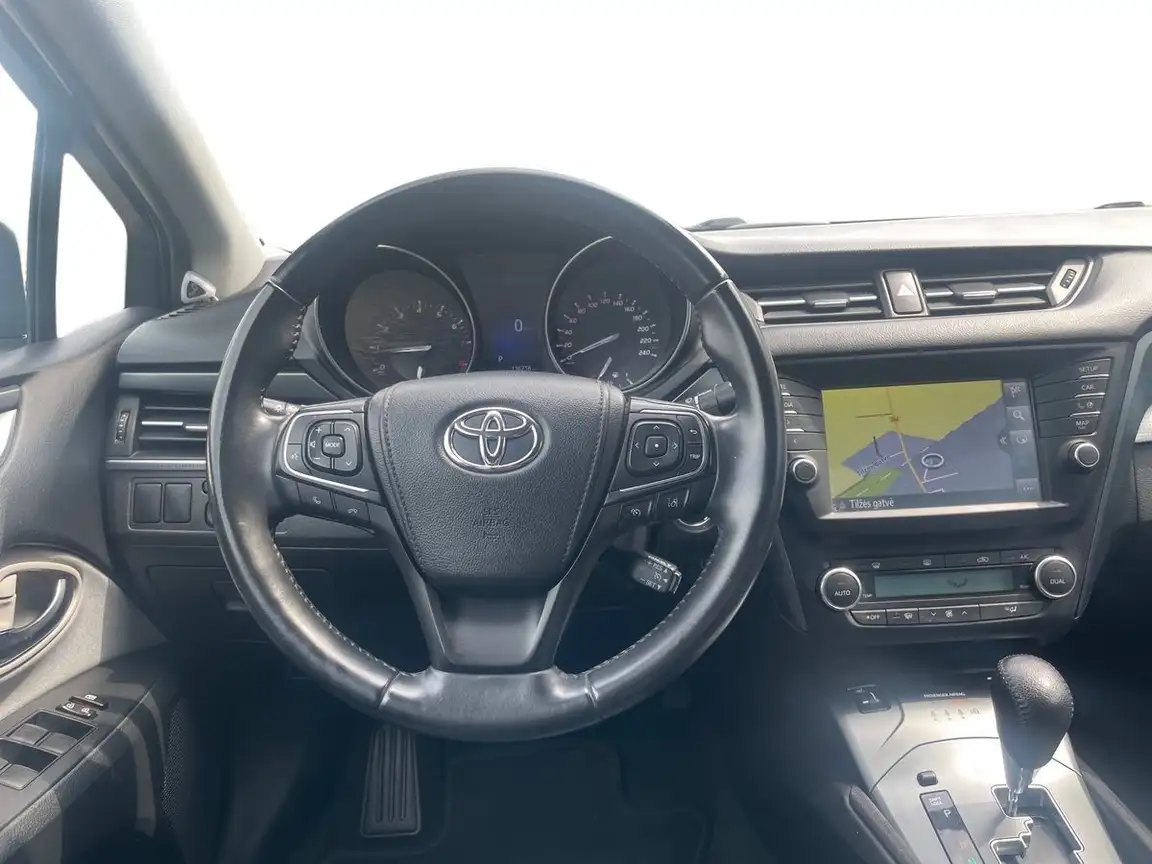 TOYOTA AVENSIS