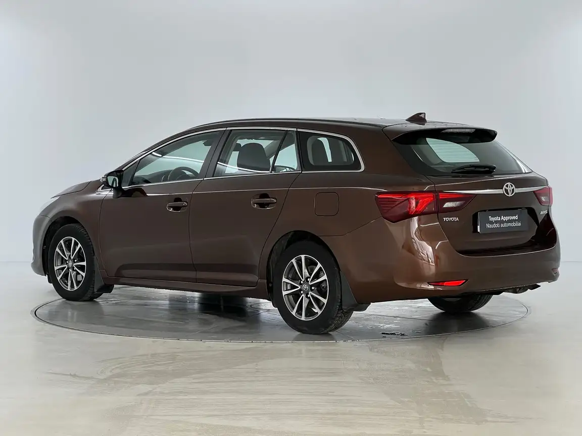 TOYOTA AVENSIS