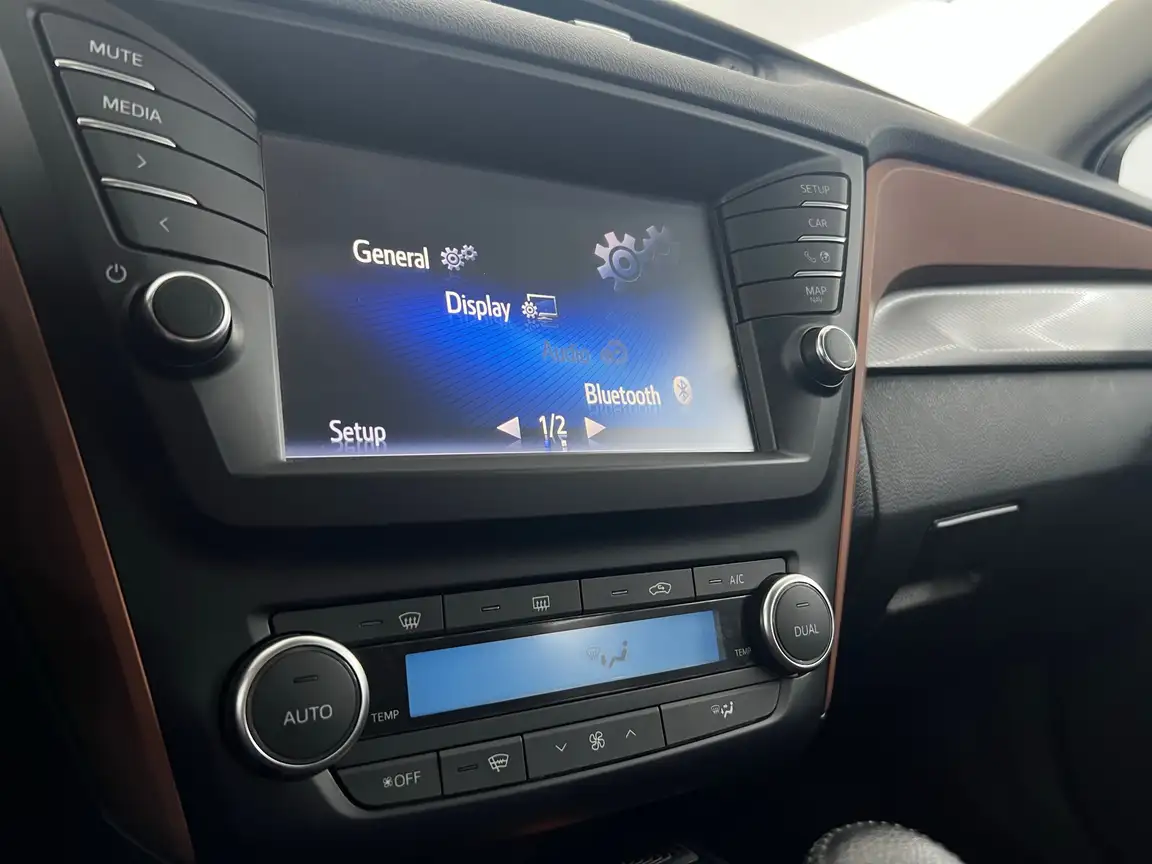 TOYOTA AVENSIS