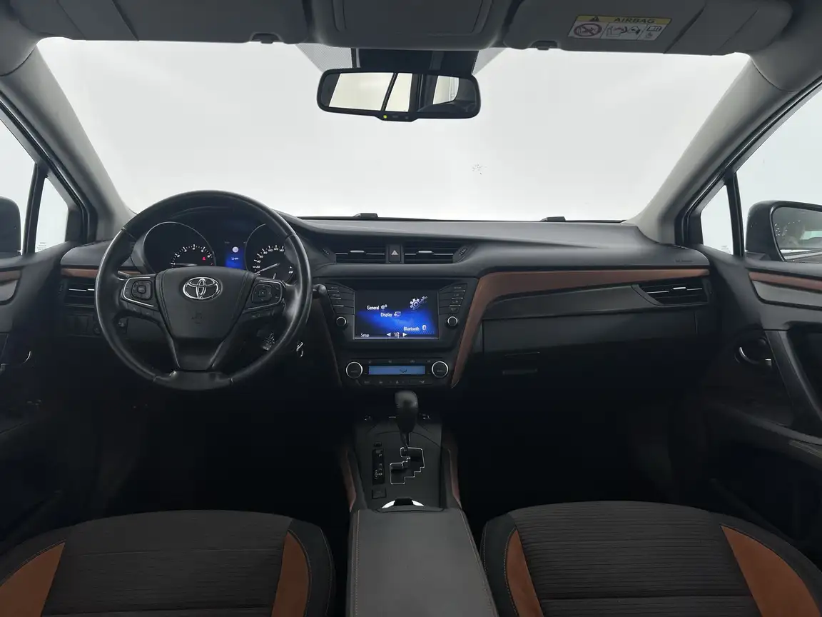 TOYOTA AVENSIS