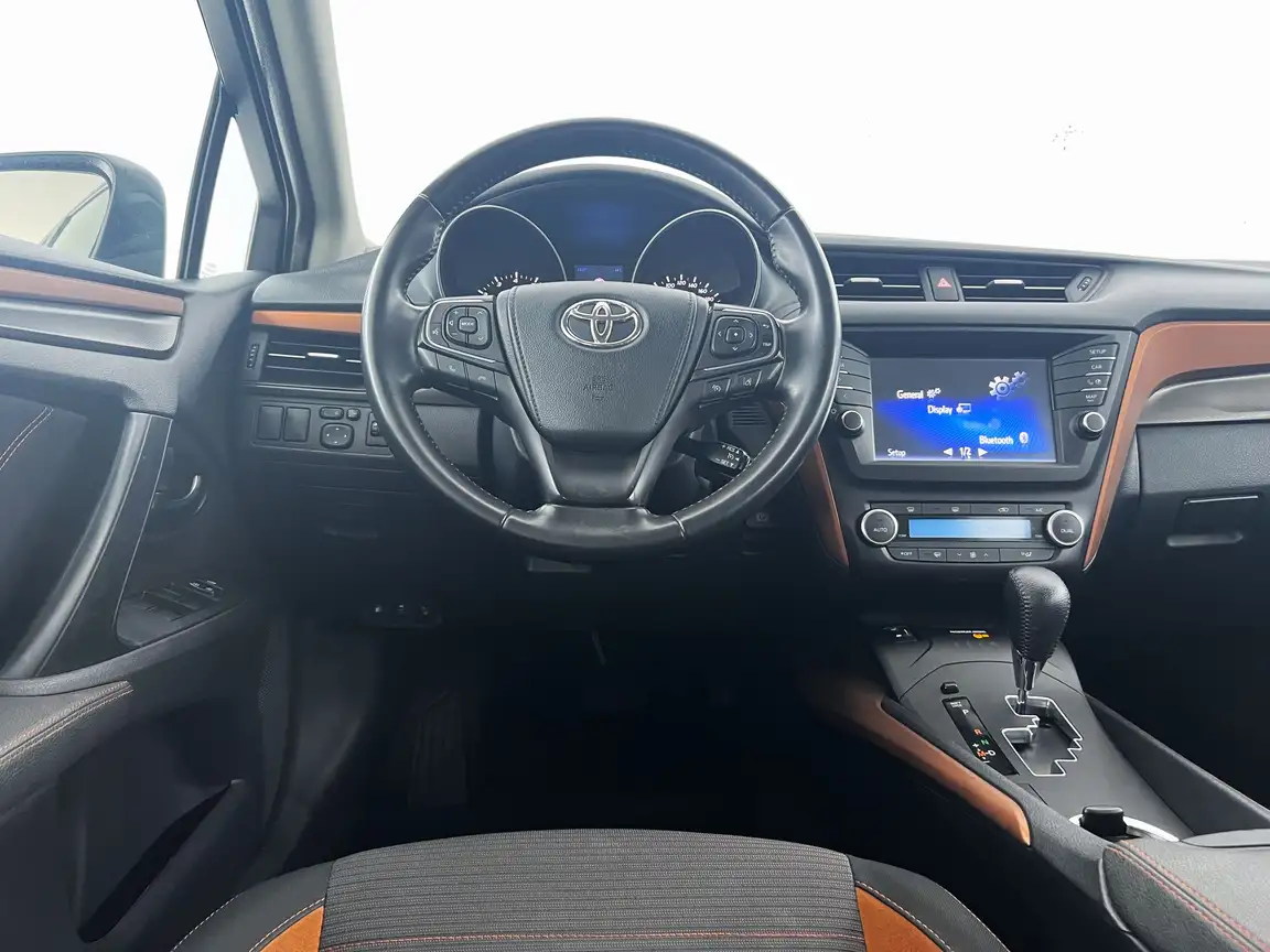TOYOTA AVENSIS