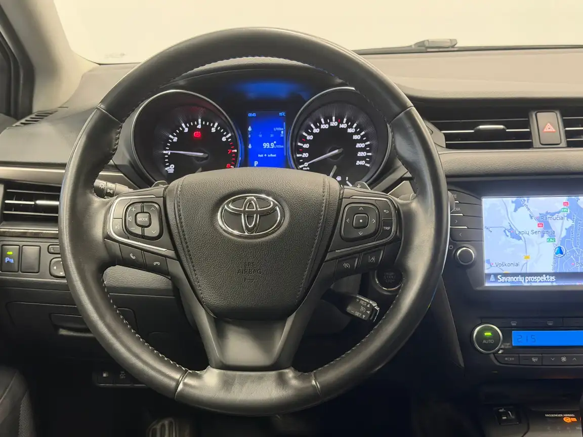 TOYOTA AVENSIS