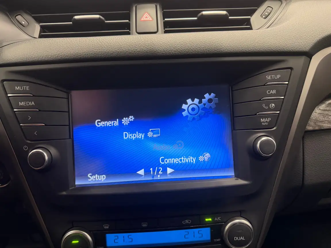 TOYOTA AVENSIS