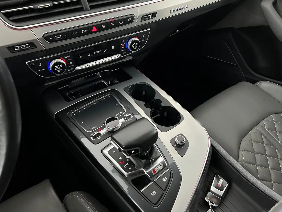 AUDI SQ7
