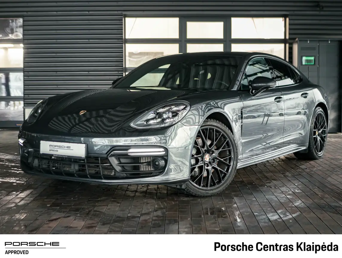 PORSCHE PANAMERA