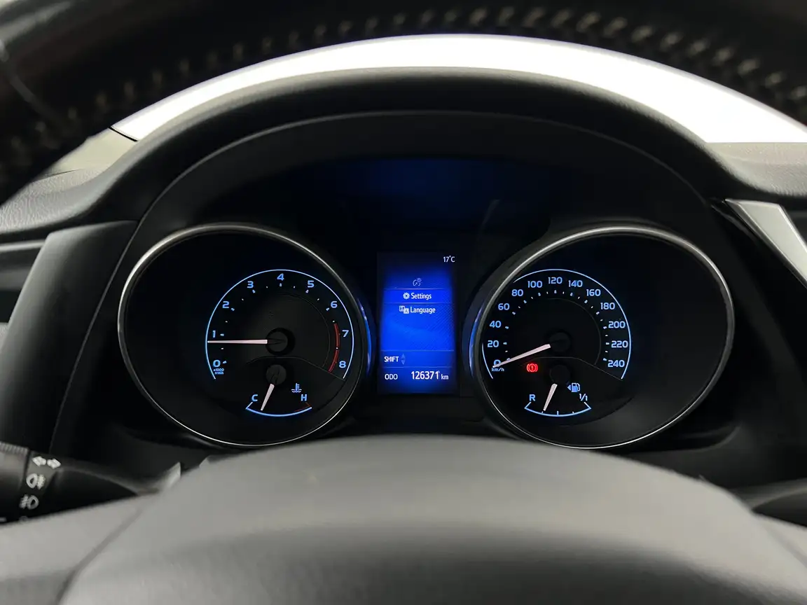 TOYOTA AURIS