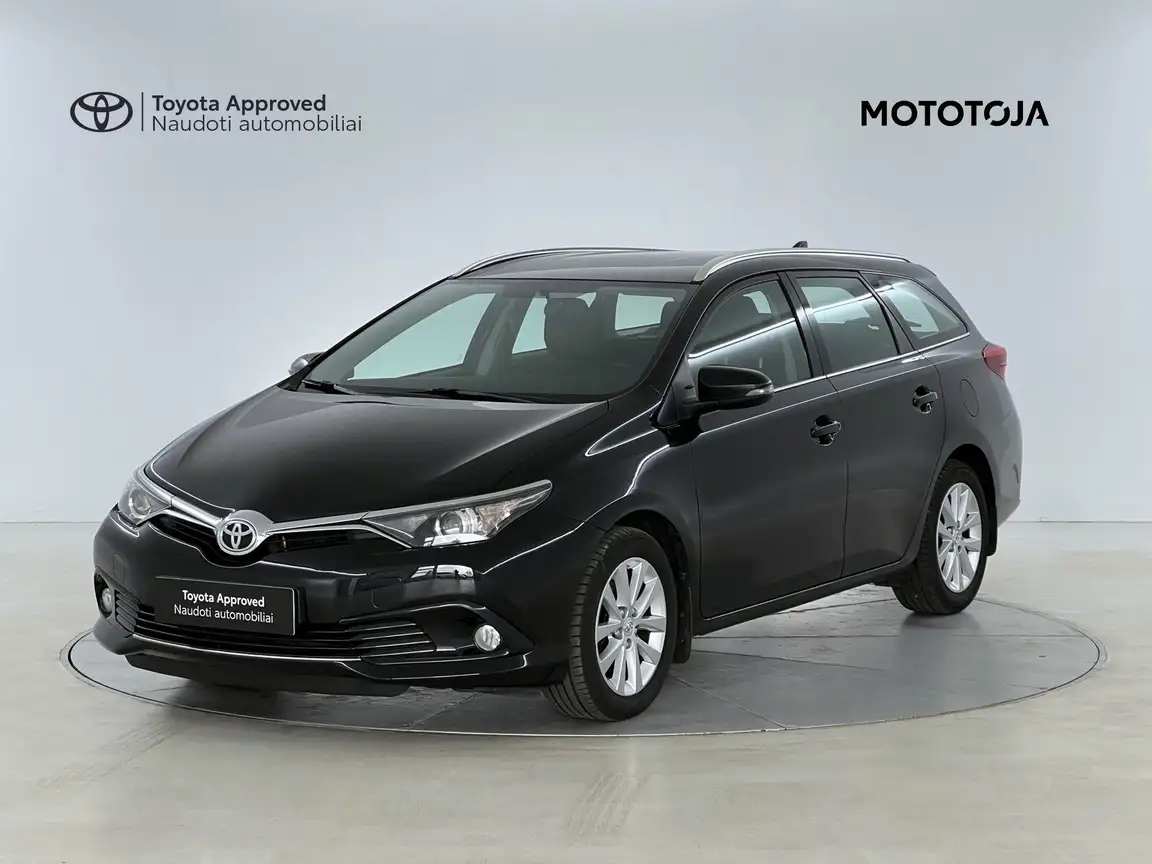 TOYOTA AURIS