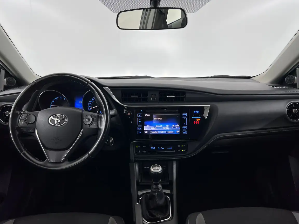 TOYOTA AURIS