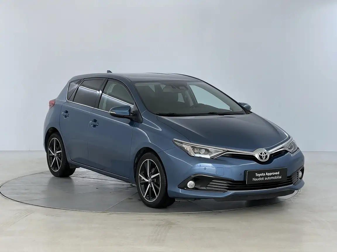 TOYOTA AURIS
