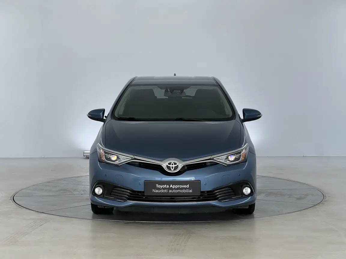 TOYOTA AURIS