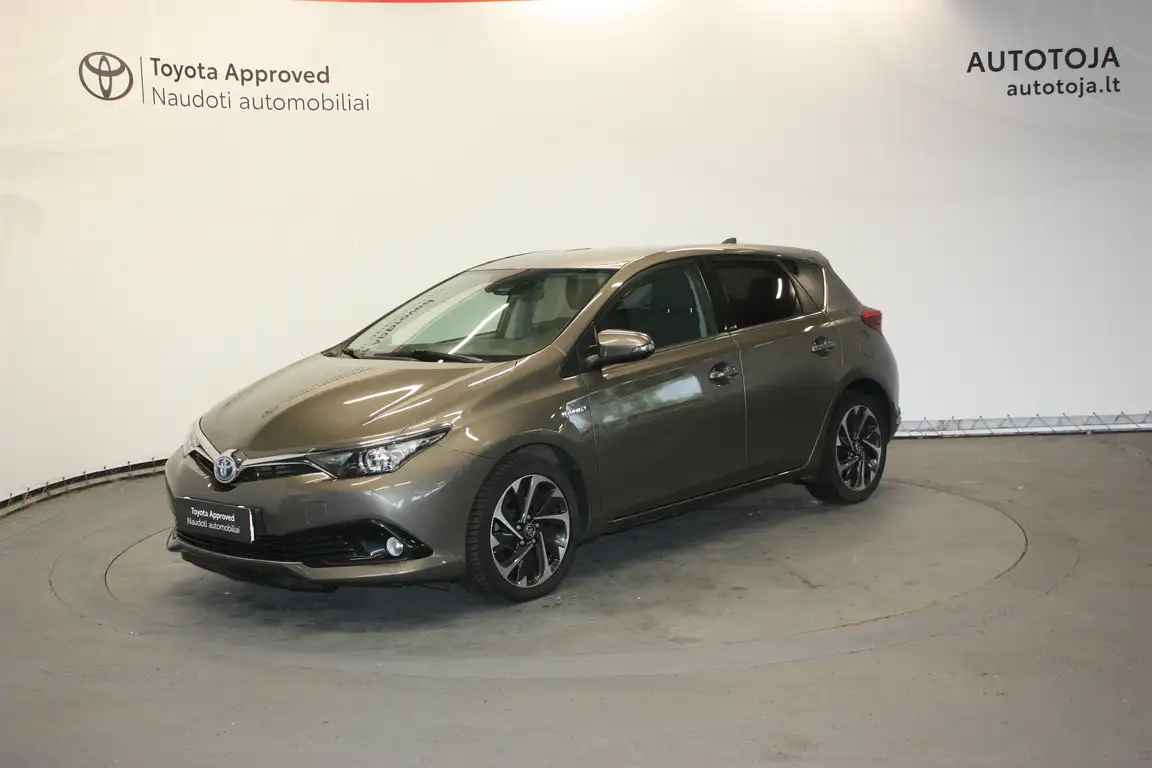 TOYOTA AURIS