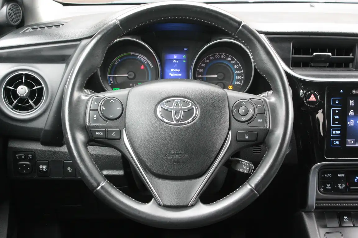 TOYOTA AURIS