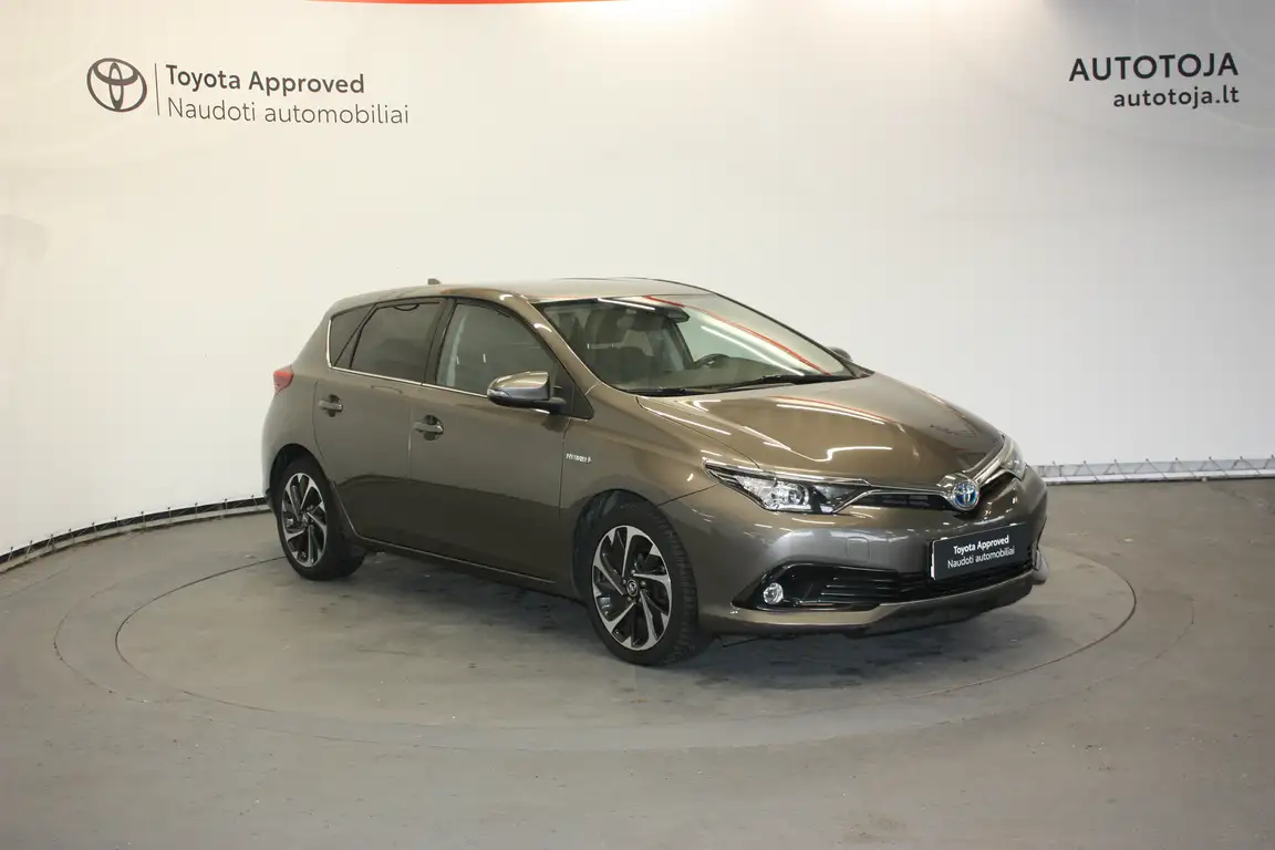 TOYOTA AURIS