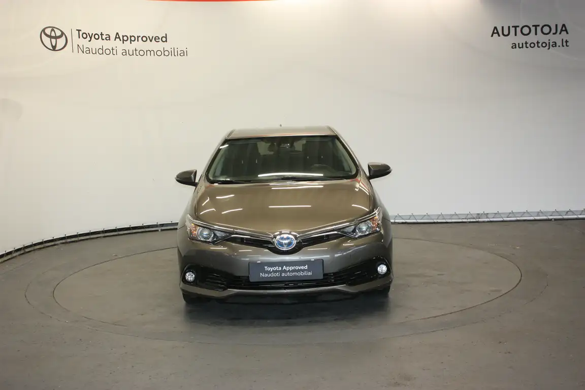 TOYOTA AURIS