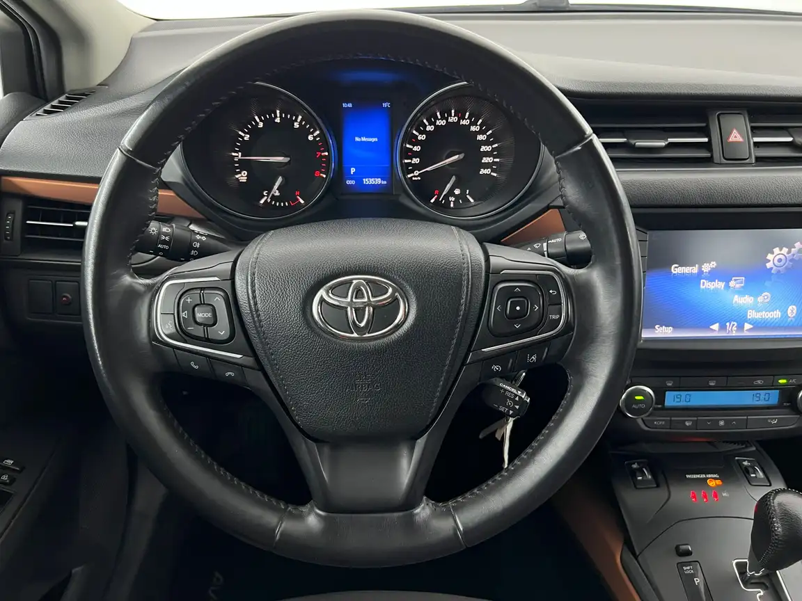 TOYOTA AVENSIS