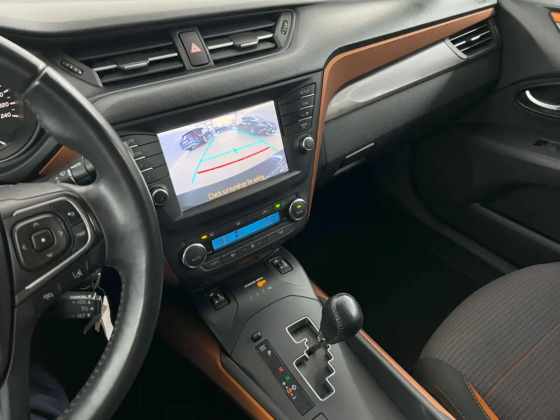 TOYOTA AVENSIS