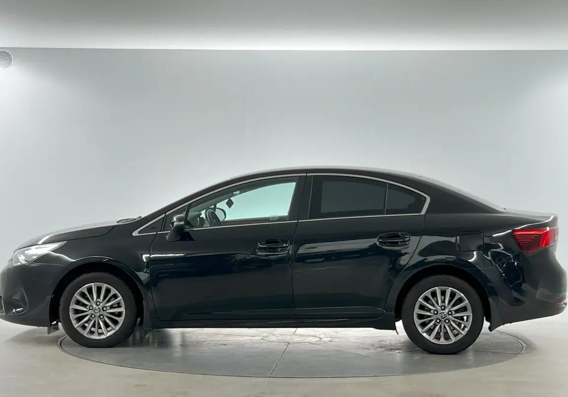 TOYOTA AVENSIS