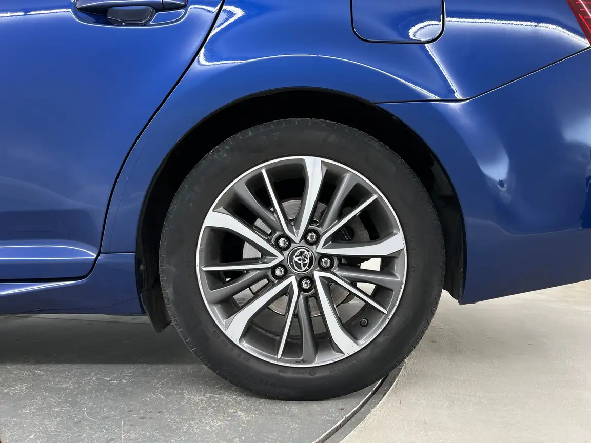 TOYOTA AVENSIS