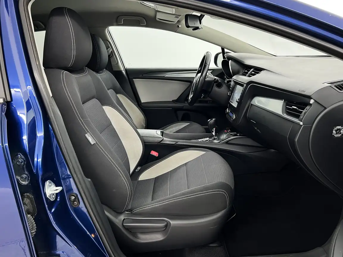 TOYOTA AVENSIS