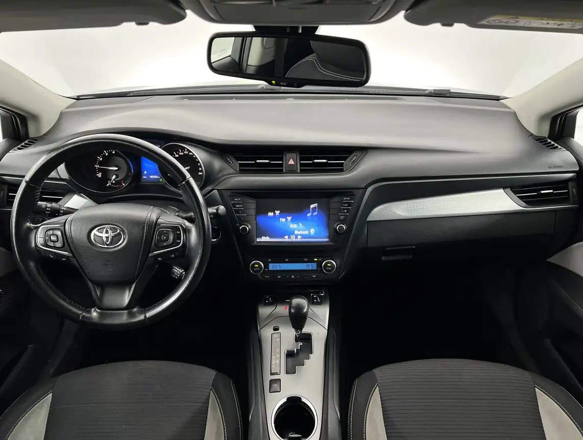 TOYOTA AVENSIS