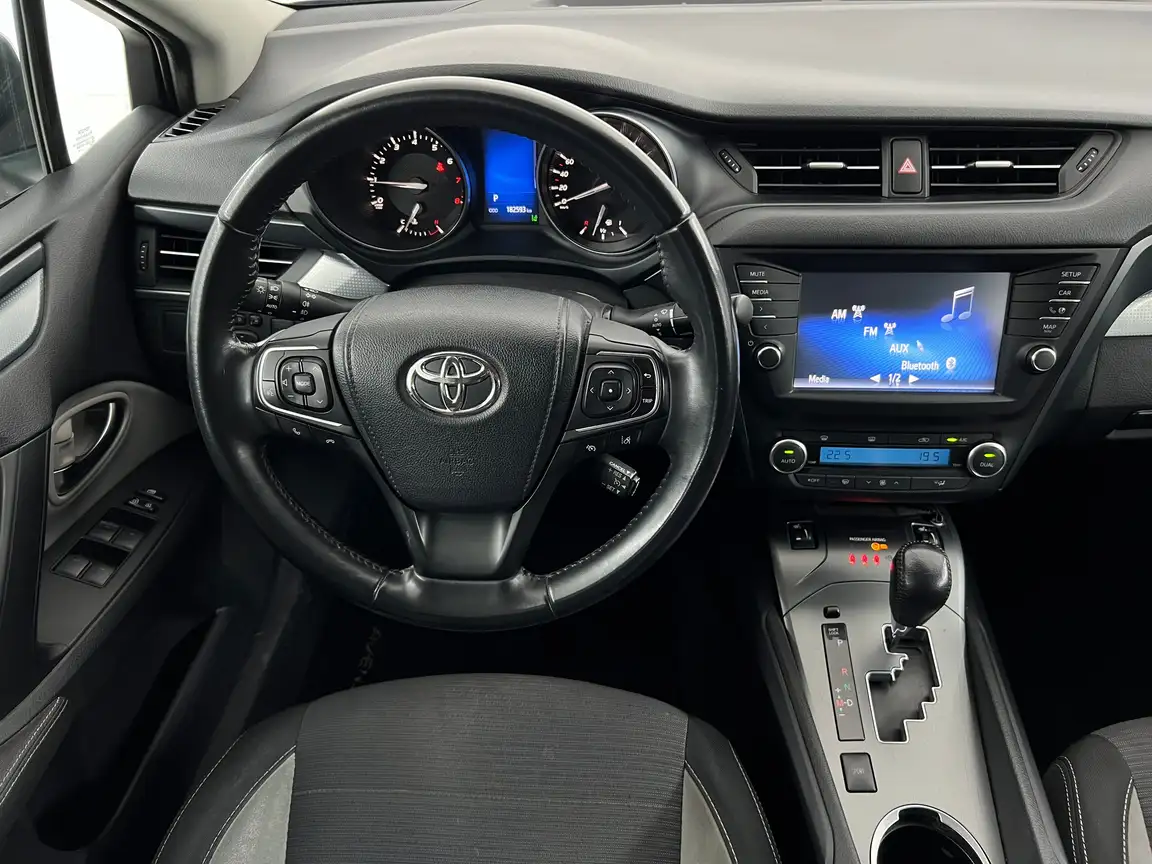 TOYOTA AVENSIS