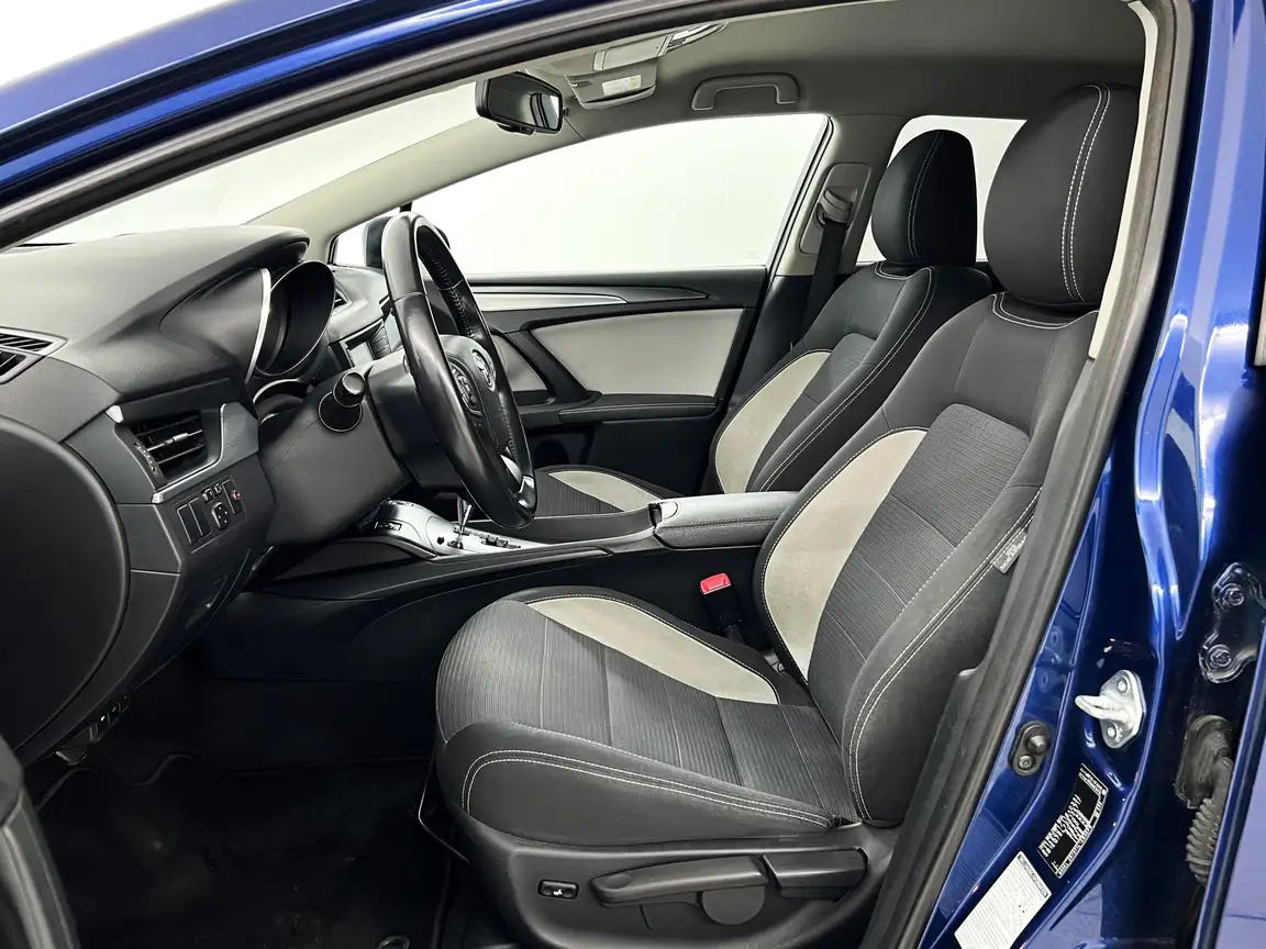 TOYOTA AVENSIS