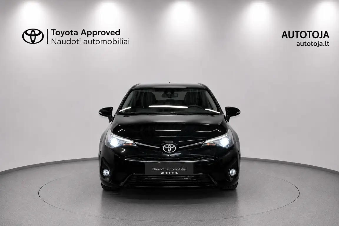 TOYOTA AVENSIS