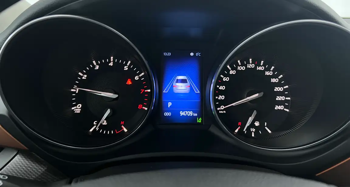 TOYOTA AVENSIS
