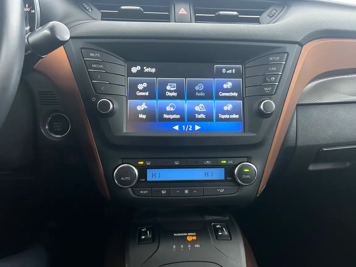 TOYOTA AVENSIS