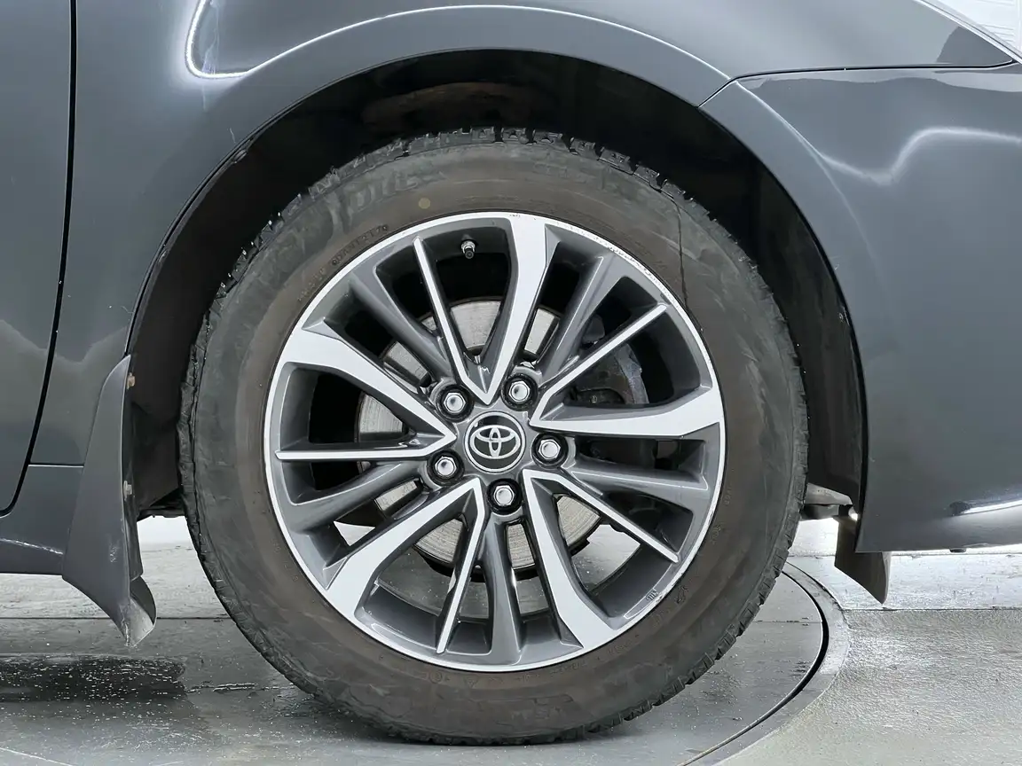 TOYOTA AVENSIS