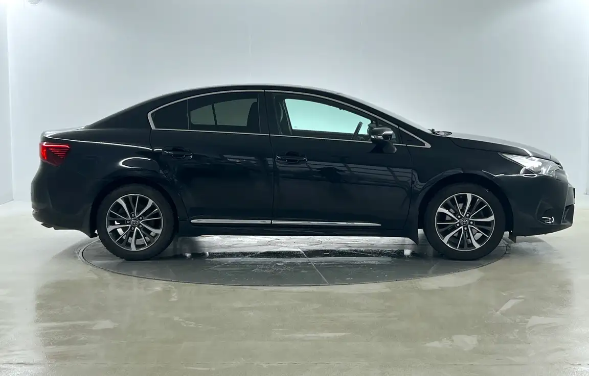 TOYOTA AVENSIS