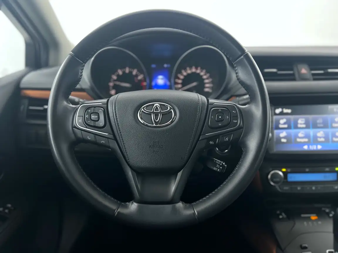 TOYOTA AVENSIS