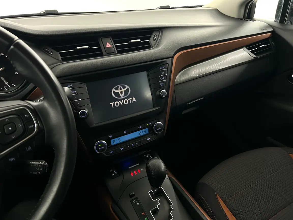 TOYOTA AVENSIS