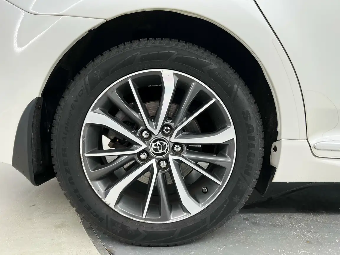 TOYOTA AVENSIS