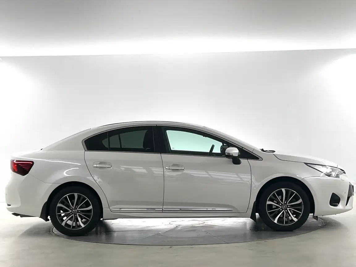 TOYOTA AVENSIS