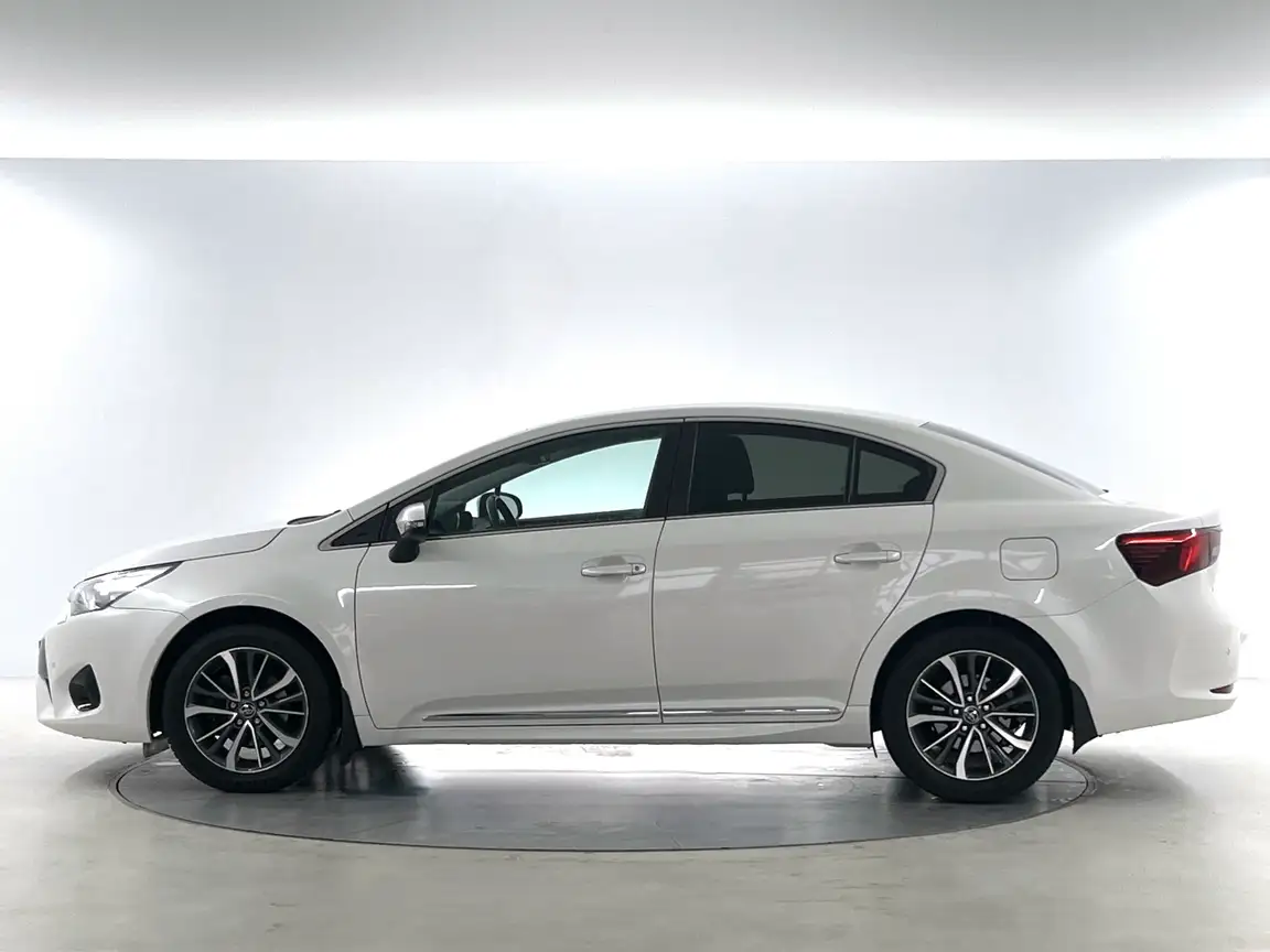 TOYOTA AVENSIS