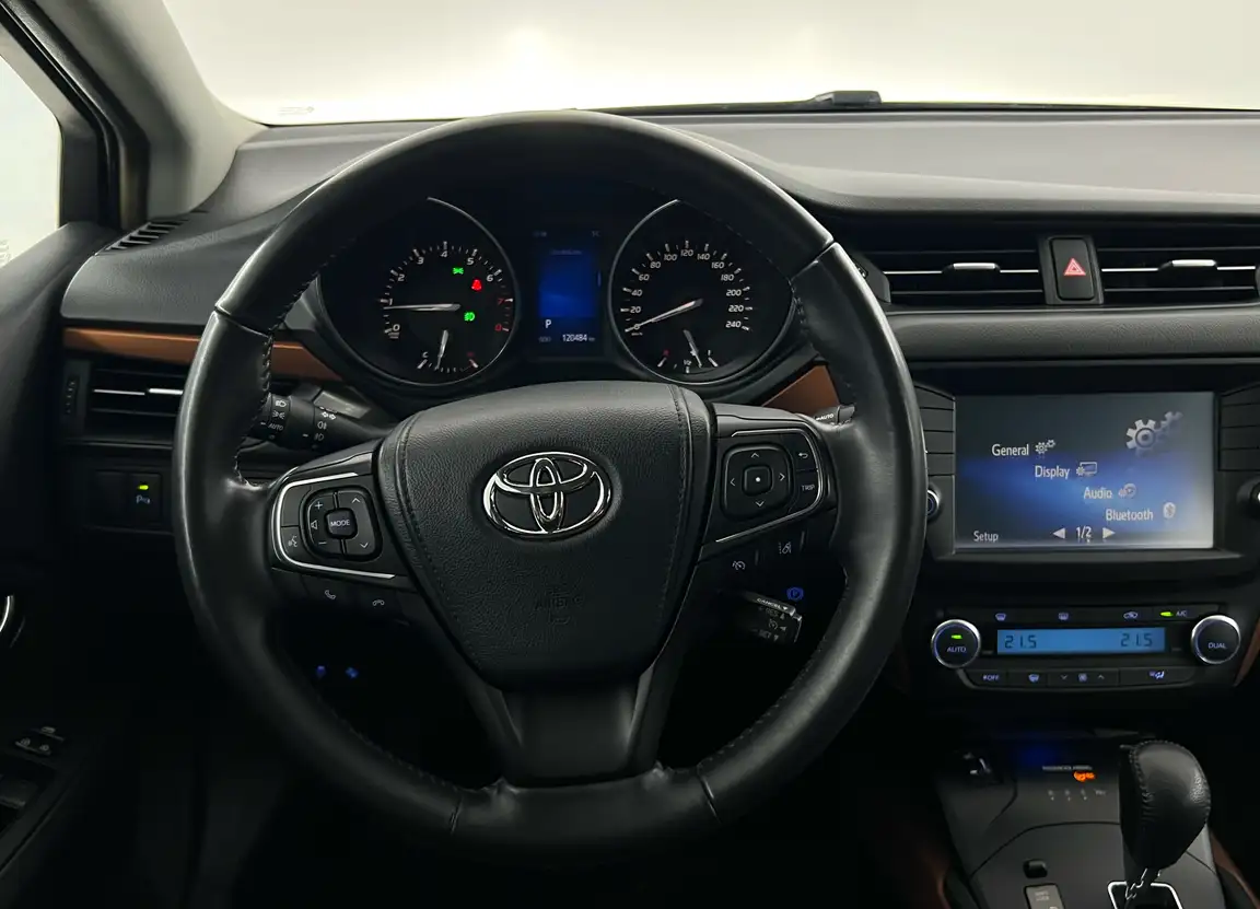 TOYOTA AVENSIS