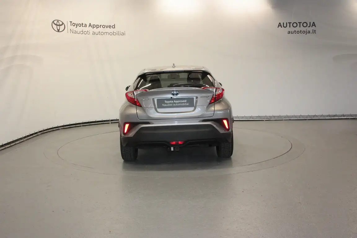 TOYOTA C-HR