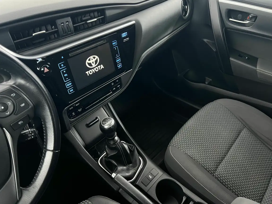 TOYOTA COROLLA